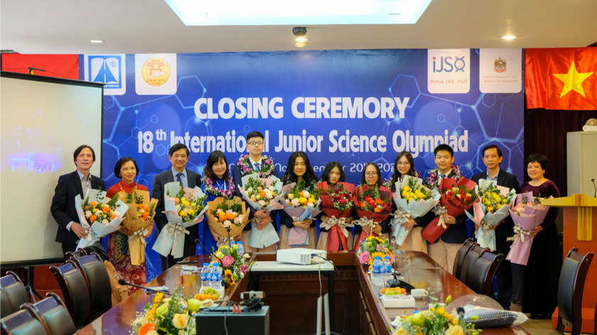 Đoàn học sinh Việt Nam giành 4 huy chương vàng, 2 huy chương bạc tại Kỳ thi Olympic khoa học trẻ quốc tế năm 2021.