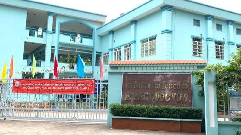 Trường THCS Hoàng Quốc Việt nơi xảy ra sự việc.