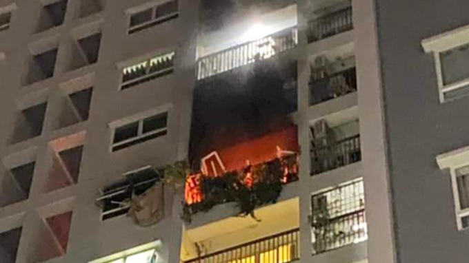 Vụ cháy xảy ra tại tầng 10 chung cư.