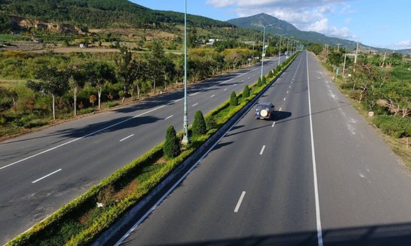 Cao tốc Dầu Giây - Liên Khương nối lên Đà Lạt là huyết mạch phát triển kinh tế, du lịch tỉnh Lâm Đồng.