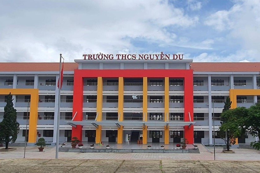 Công trình xây dựng 28 phòng học và 9 phòng bộ môn cùng đầu tư thiết bị bàn, ghế, bảng tại Trường THCS Nguyễn Du (TP Đà Lạt). 