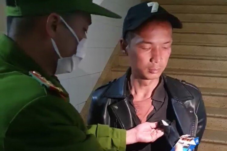 Công an phát hiện đối tượng Nguyễn Hùng đưa ma túy đá trái phép vào Khoa sản Bệnh viện Đa khoa Lâm Đồng.