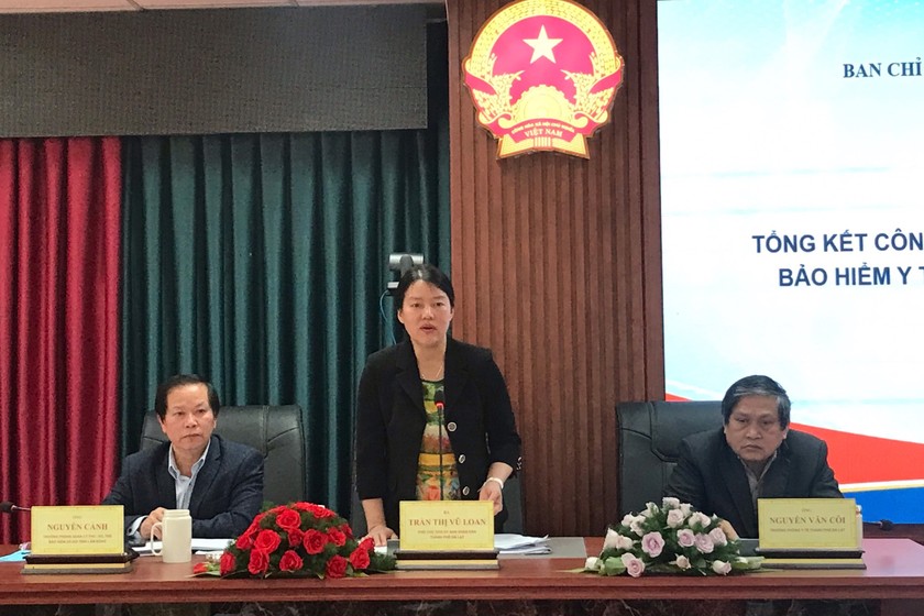 Bà Trần Thị Vũ Loan- Thành ủy viên, Phó Chủ tịch UBND TP Đà Lạt cùng lãnh đạo Phòng nghiệp vụ BHXH tỉnh Lâm Đồng và lãnh đạo Phòng Y tế TP Đà Lạt chủ trì hội nghị.