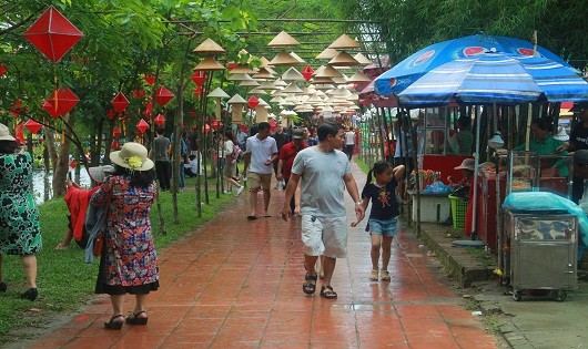 Chợ quê ngày hội tại Cầu ngói Thanh Toàn (TT- Huế)