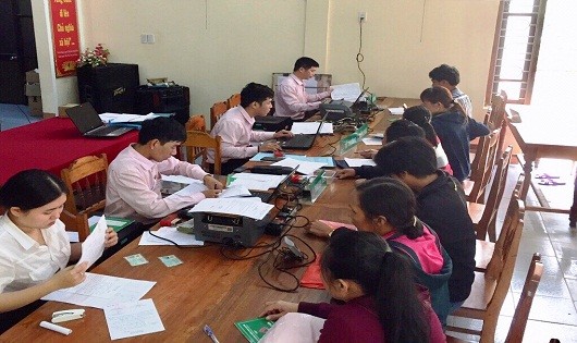 NHCSXH huyện Phú Lộc thực hiện giao dịch cố định hàng hàng tháng tại các điểm giao dịch xã