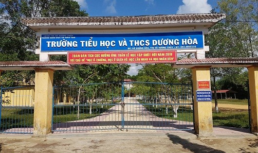 Hội đồng kỷ luật thị xã Hương Thủy đã quyết định buộc thôi việc ông Nguyễn Xuân Hợp- Hiệu trưởng trường Tiểu học& THCS Dương Hòa