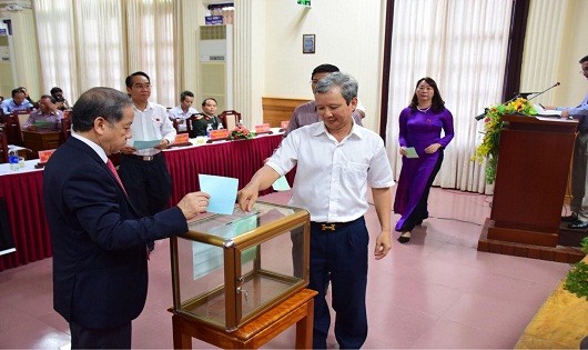 Bí thư Tỉnh ủy Lê Trường Lưu có số phiếu tín nhiệm cao nhất với 52/52 phiếu