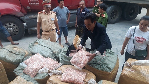 1,5 tấn sụn gà bị bắt giữ   khi chạy từ Lào về Đà Nẵng để tiêu thụ