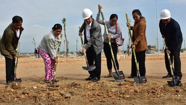 Lễ khởi công xây dựng 25 ngôi nhà cho các hộ dân thuộc đề án di dân ra khỏi khu vực 1 Kinh thành Huế (Ảnh CTTĐT)