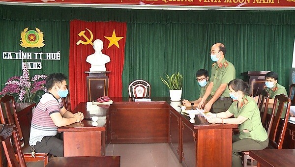 Cơ quan chức năng làm việc với Nguyễn Thanh H.
