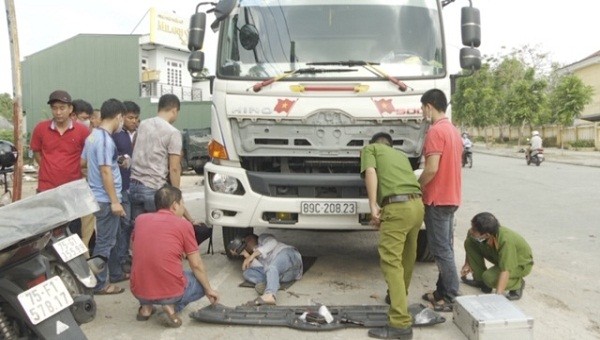 Chiếc xe ô tô tải do tài xế Nguyễn Văn Hùng điều khiển gây tai nạn khiến một người tử vong