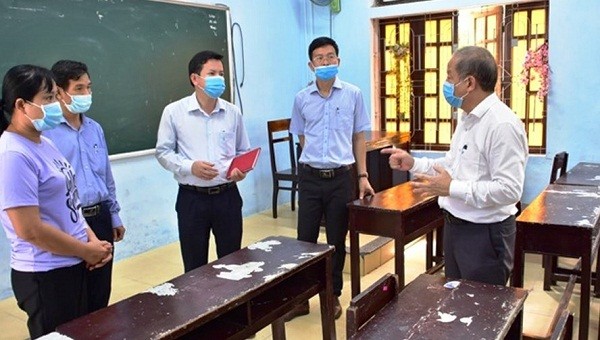 Lãnh đạo tỉnh TT- Huế kiểm tra công tác phòng chống dịch Covid-19 tại các trường học.