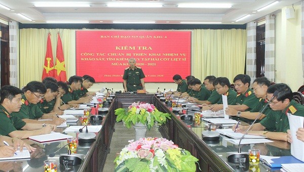 Thiếu tướng Nguyễn Đức Hóa, Phó Chính ủy, Trưởng ban Chỉ đạo 515 Quân khu 4 quán triệt nội dung kiểm tra.