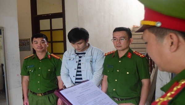 Cơ quan Cảnh sát điều tra Công an tỉnh TT- Huế đọc lệnh bắt tạm giam đối tượng Trương Hoàng Dương