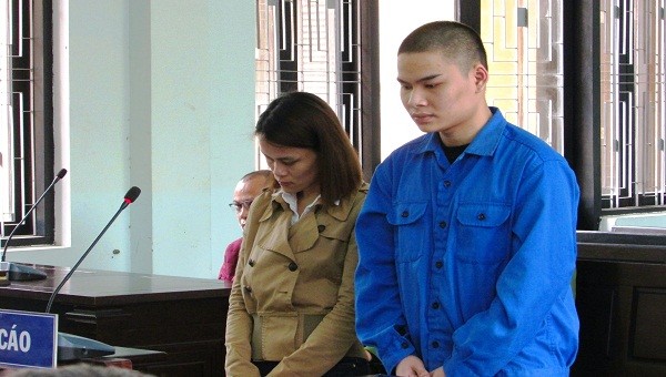 Phạm Trần Hào và Nguyễn Thị Ngọc Ánh tại phiên tòa xét xử