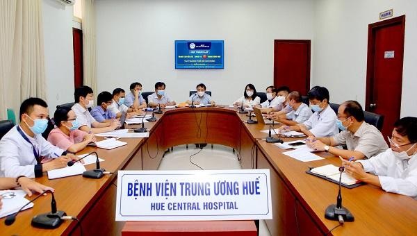 Lãnh đạo bệnh viện Trung ương Huế họp bàn xây dựng, thiết lập hoạt động Trung tâm hồi sức COVID-19 Trung ương Huế tại TP.Hồ Chí Minh