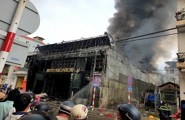 Hiện trường vụ cháy tại quán New Poc Poc Beer (thành phố Huế).