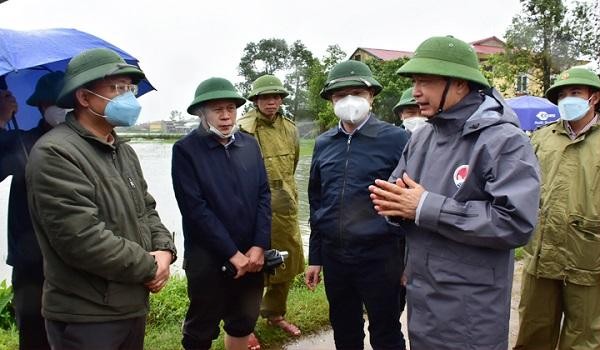 Đoàn công tác Ban chỉ đạo quốc gia về phòng chống thiên tai kiểm tra tình hình thiệt hại do mưa lũ trên địa bàn tỉnh Thừa Thiên Huế.