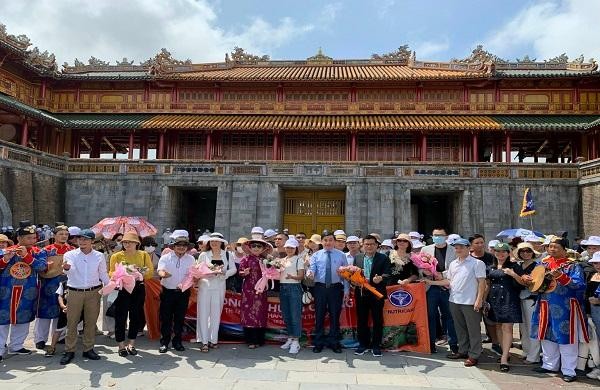Sở Du lịch Thừa Thiên Huế tổ chức đón tiếp đoàn khách du lịch MICE hơn 1.000 người