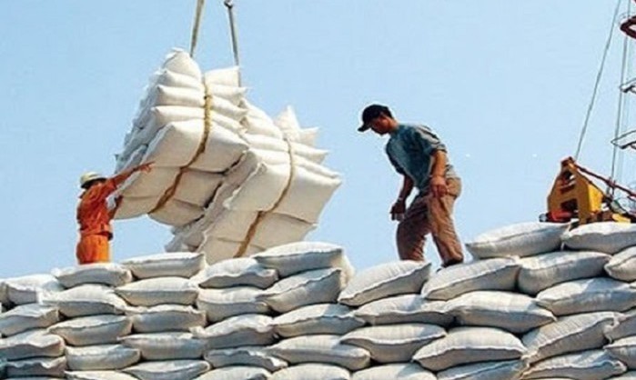 Các doanh nghiệp xuất khẩu gạo gặp khó khăn do ảnh hưởng của dịch Covid-19.