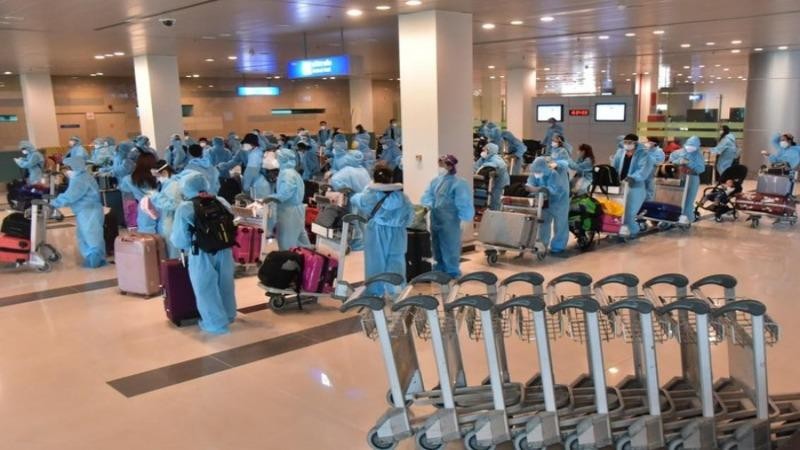 Tiền Giang tiếp nhận cách ly 242 công dân Việt Nam trở về từ Singapore