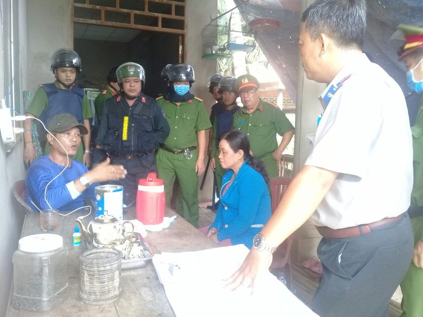 Cục Thi hành án Dân sự tỉnh Tiền Giang thành công thuyết phục người bị cưỡng chế chủ động giao trả đất