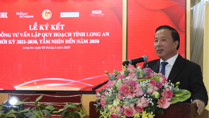 Ông Nguyễn Văn Út, Phó bí thư Tỉnh ủy, Chủ tịch UBND phát biểu tại buổi lễ.