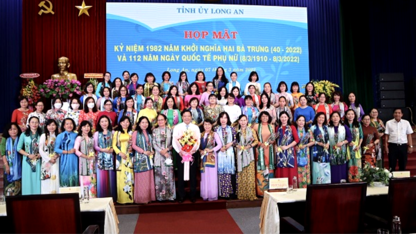Long An tổ chức họp mặt cán bộ nữ lãnh đạo nhân dịp 112 năm ngày Quốc tế Phụ nữ