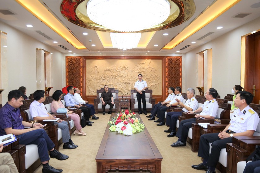 Lãnh đạo Đài Tiếng nói Việt Nam thăm, làm việc tại Tổng công ty Tân Cảng Sài Gòn