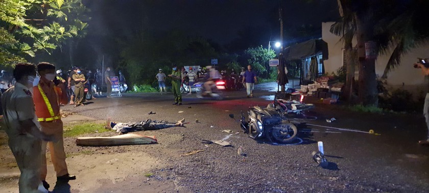 Tiền Giang: Hai xe máy va chạm trên huyện lộ 92 làm 3 người thương vong