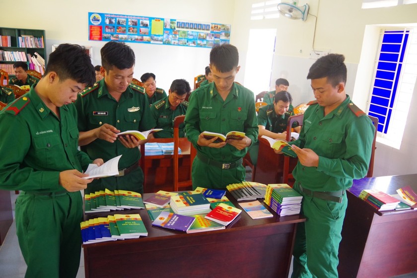 BĐBP Sóc Trăng tổ chức nhiều hoạt động hưởng ứng Ngày pháp luật Việt Nam