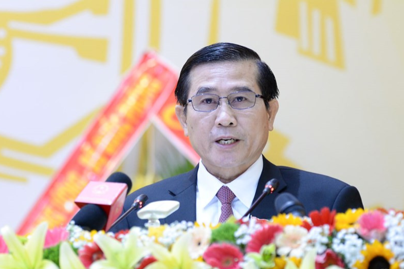 Nguyên Chủ tịch UBND tỉnh Tiền Giang nhận Huân chương Lao động hạng Nhất