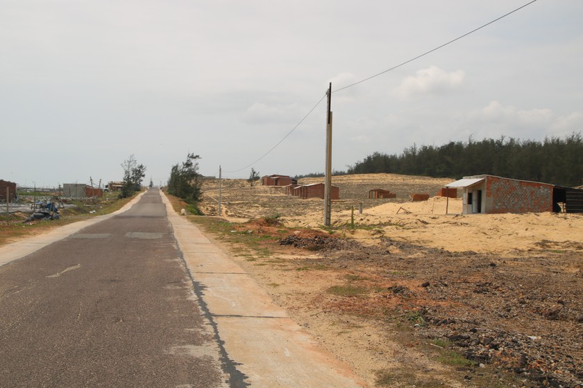 Hàng chục căn nhà xây dựng trái phép tại khu vực thuộc phạm vi xây dựng khu dân cư ở thôn Tân Hội.