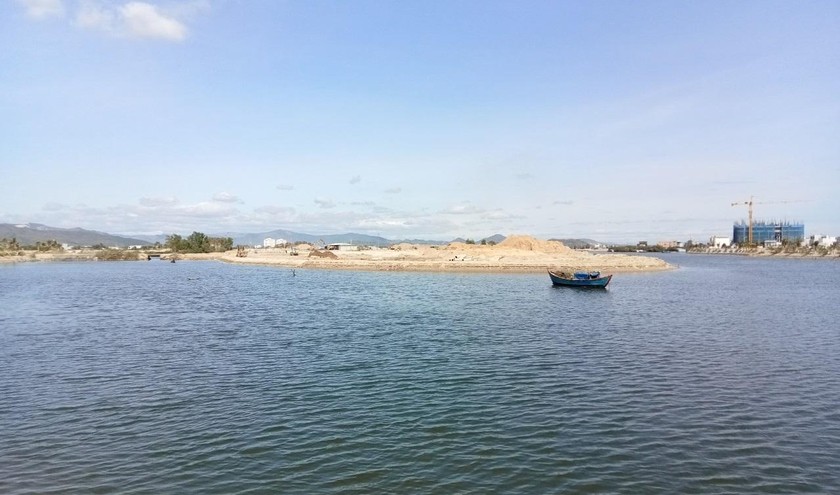 Sông Hà Thanh bị san lấp để làm dự án Khu đô thị mới An Phú Thịnh (Khu B).