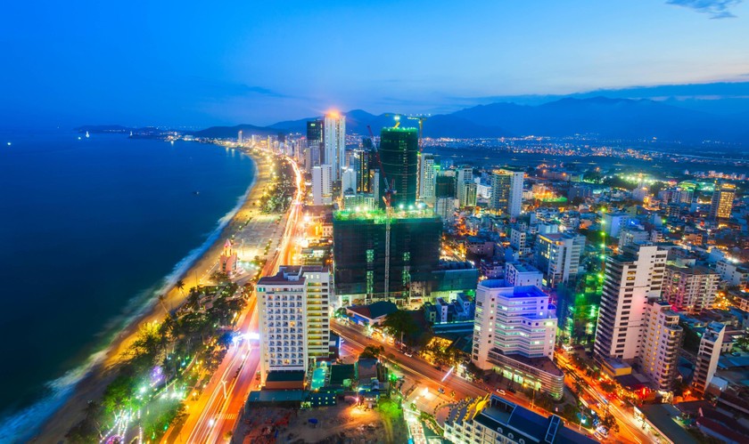 Nhờ lợi thế về bờ biển đẹp, hạ tầng đồng bộ, thu hút du khách, Nha Trang luôn là thị trường được giới đầu tư để mắt.