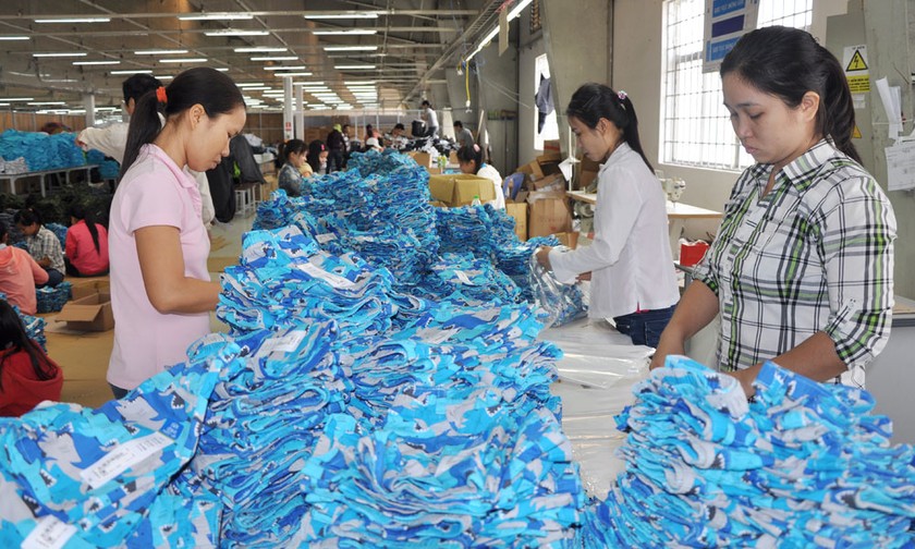 Các doanh nghiệp xuất khẩu hàng may mặc ở Phú Yên đang đối mặt với nhiều khó khăn, thách thức.