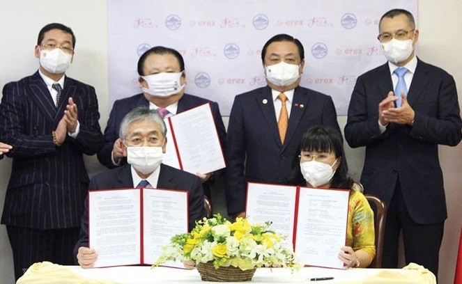 UBND tỉnh Phú Yên ký kết hợp tác với doanh nghiệp Nhật Bản vào tháng 11/2021 (ảnh: phuyen.gov.vn).