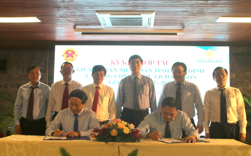 Lãnh đạo tỉnh Bình Định và Saigontourist Group ký kết hợp tác phát triển du lịch.