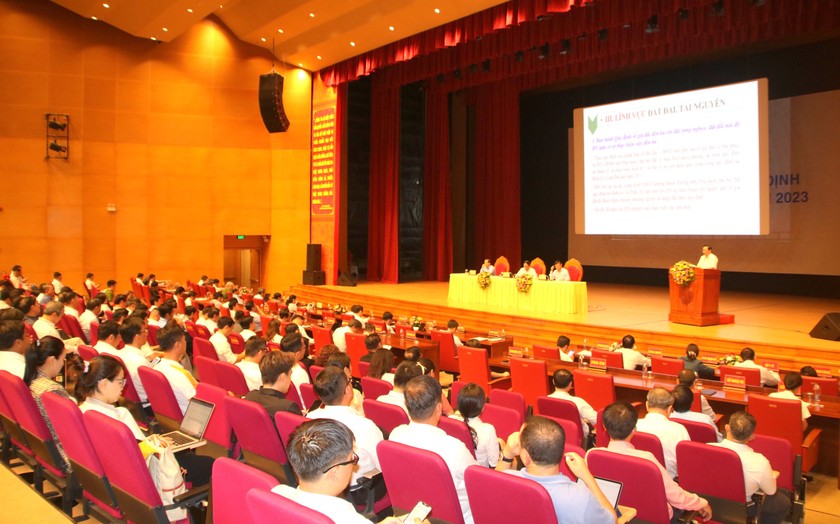 Quang cảnh Hội nghị đối thoại giữa lãnh đạo tỉnh Bình Định với các doanh nghiệp năm 2023.