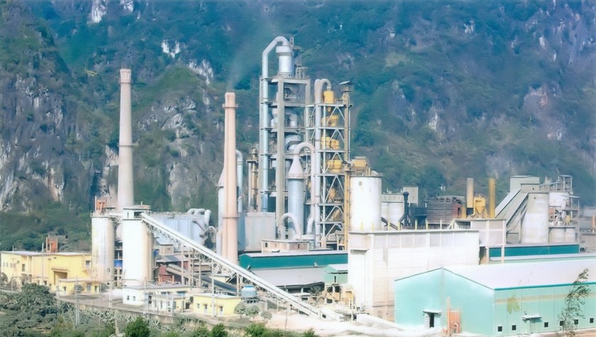 Nhà máy xi măng La Hiên (Thái Nguyên).