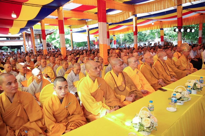 Long trọng tổ chức Đại lễ Phật đản tại chùa Tây Lạc