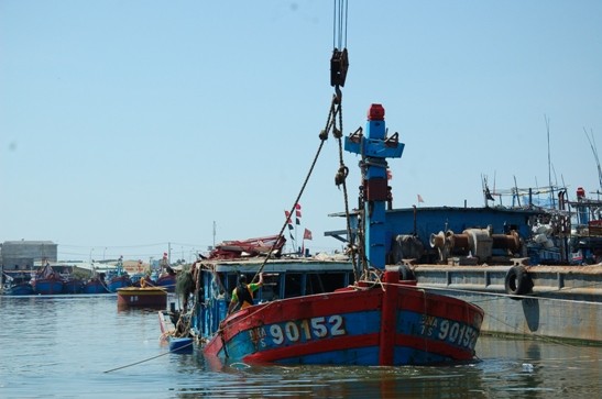 Vụ tàu cá Đà Nẵng bị đâm chìm: Trục vớt làm bằng chứng tố cáo tội ác của tàu Trung Quốc