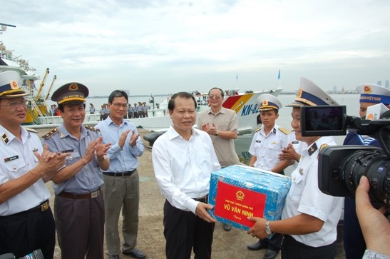 Phó Thủ tướng Vũ Văn Ninh thăm lực lượng Kiểm ngư, Cảnh sát biển vùng 2