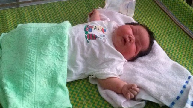 Quảng Nam: Bé sơ sinh có cân nặng “khủng”