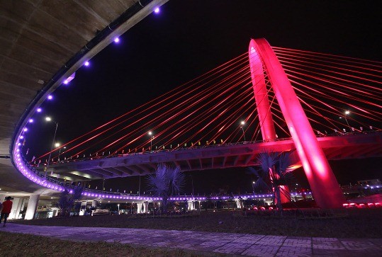 Cầu vươt lớn nhất Đông Nam Á về đêm