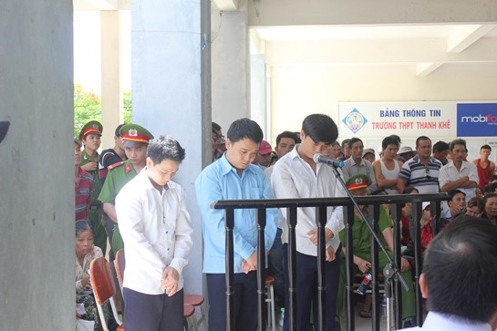 Đà Nẵng: 32 năm tù giam cho nhóm đối tượng giết người vì ly nước mía
