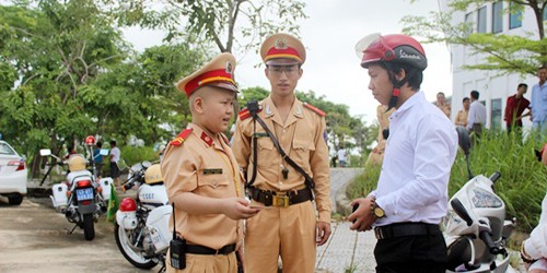 CSGT Đà Nẵng thực hiện ước mơ cho Dũng