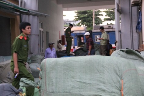 Lực lượng liên ngành bắt giữ gần 40 tấn hàng lậu