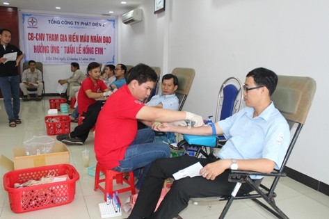 Ban giám đốc, cán bộ nhân viên Genco2 tham gia hiến máu