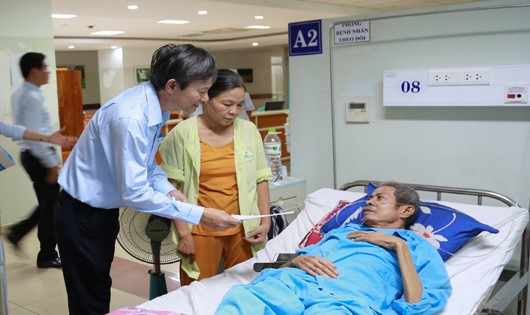 Các suất quà được EVNCPC chuyển tới các bệnh nhân điều trị tại Bệnh viện Ưng bướu Đà Nẵng